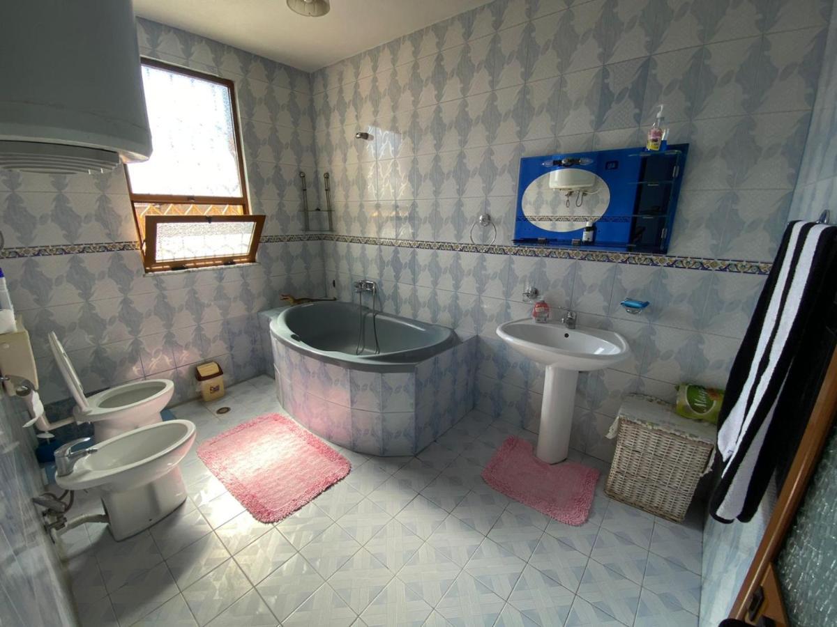 Gather Inn Guest House Шкодер Екстер'єр фото