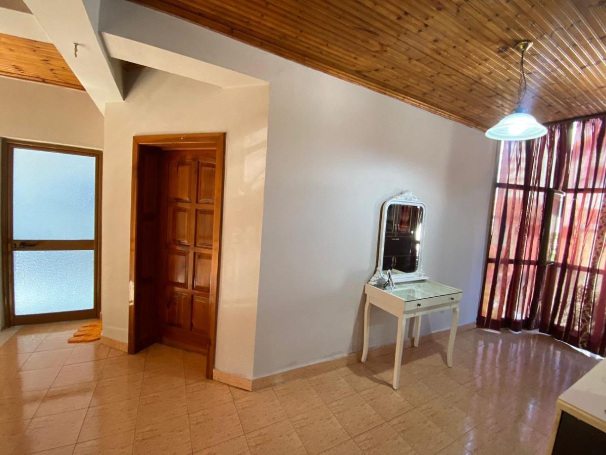 Gather Inn Guest House Шкодер Екстер'єр фото