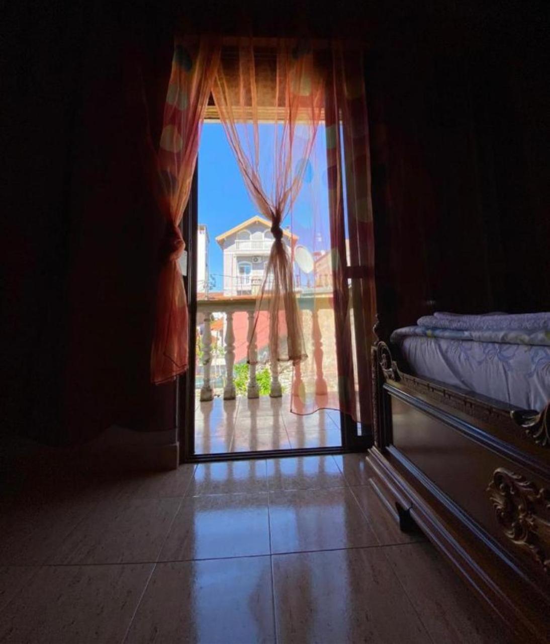 Gather Inn Guest House Шкодер Екстер'єр фото