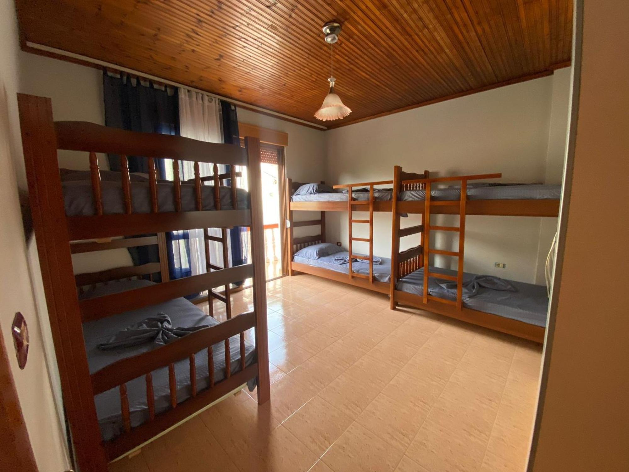Gather Inn Guest House Шкодер Екстер'єр фото