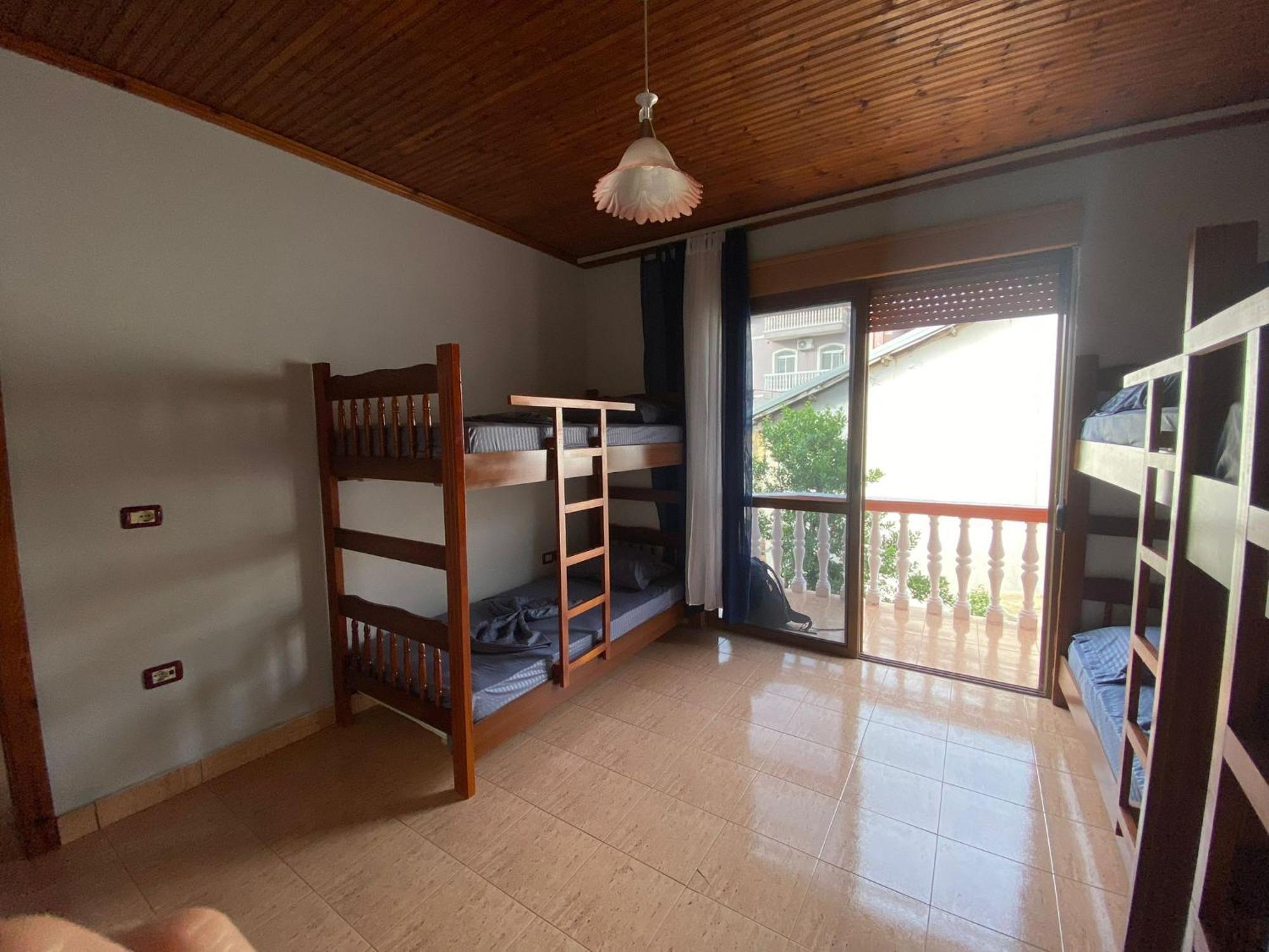 Gather Inn Guest House Шкодер Екстер'єр фото