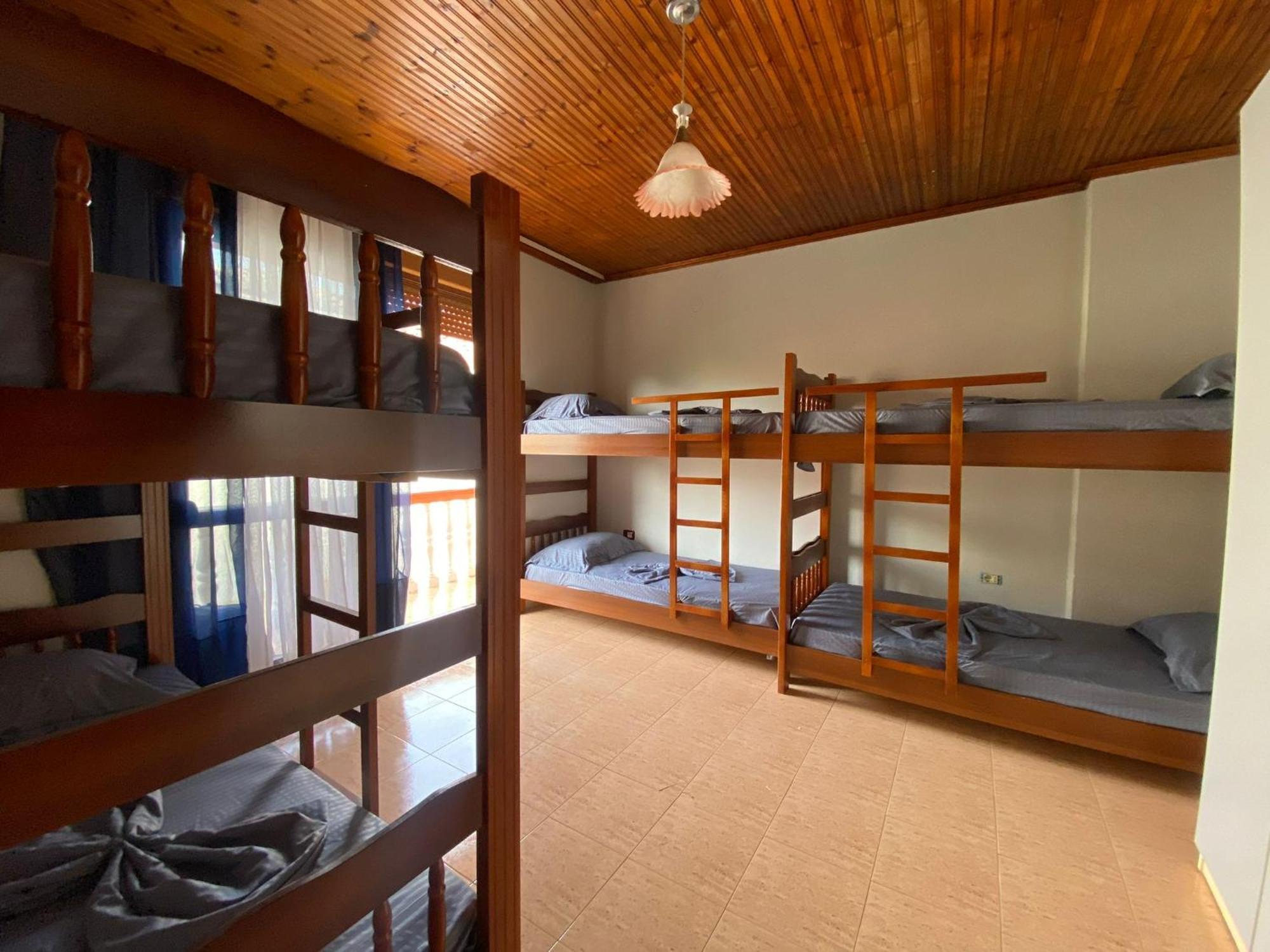 Gather Inn Guest House Шкодер Екстер'єр фото
